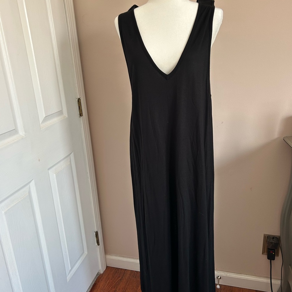 Elegant Black Sleeveless Dress